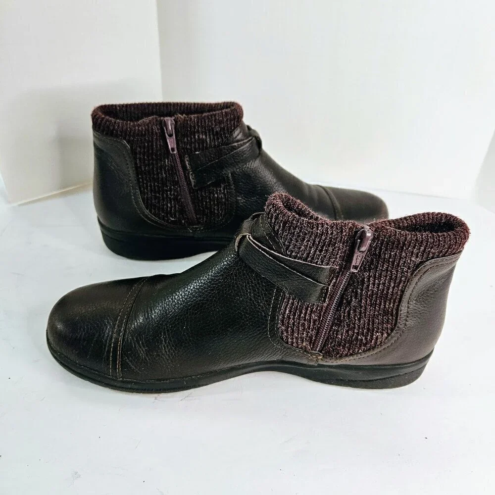 Clarks Cheyn Kisha Women Leather Ankle Boots has Side Zipper Closure Size 9.5M - Picture 2 of 10